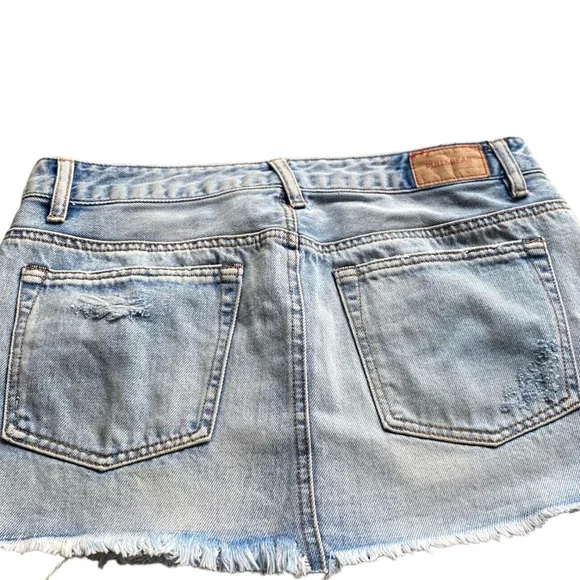 Pull&Bear have something special Y2K Raw Jean Hem Mini Skirt - Picture 2 of 7